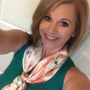 Meet your Posher, Eva